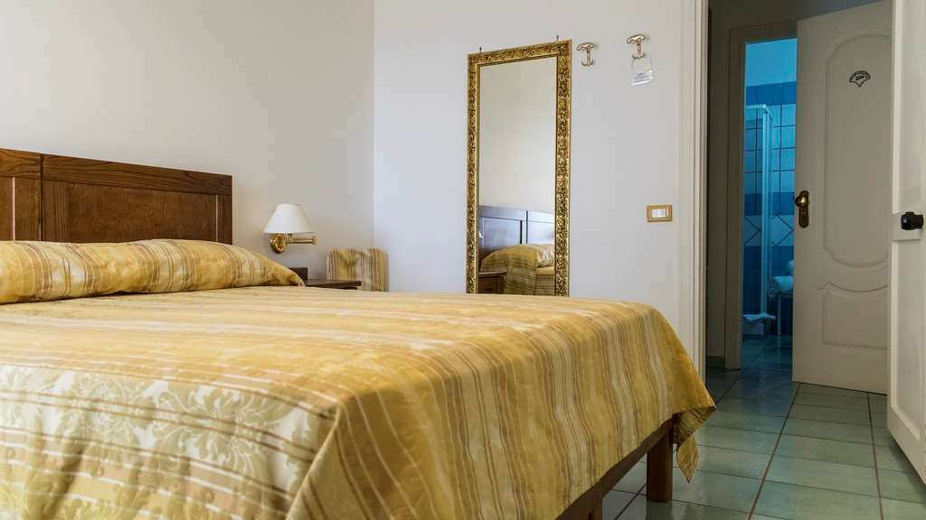 Hotel Baia Palinuro Habitación foto